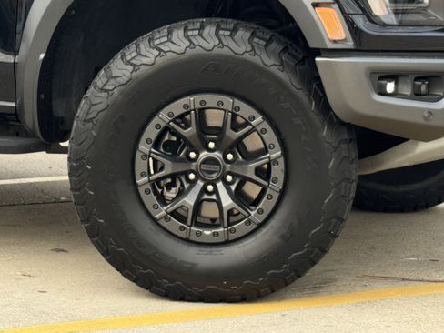 Certified 2022 Ford F150 Raptor w/ Raptor 37 Performance Package image 3