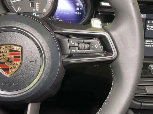 New 2026 Porsche Macan image 40