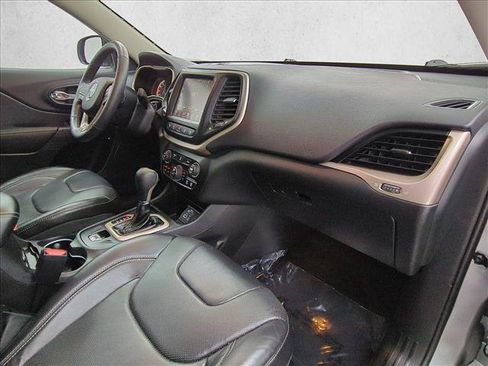 Used 2014 Jeep Cherokee Limited w/ Technology Group FWD image 26