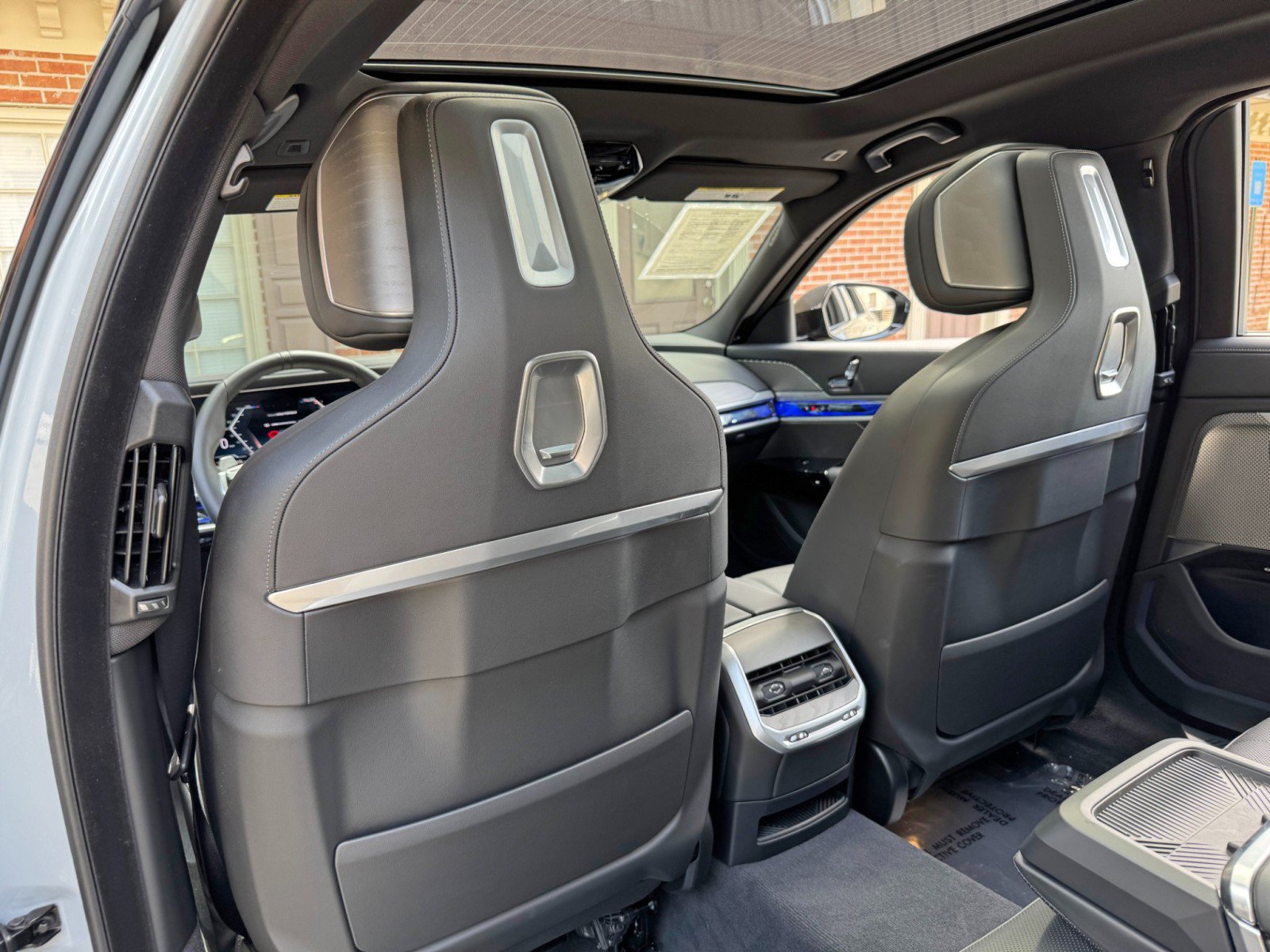 Used 2025 BMW 740i RWD image 46