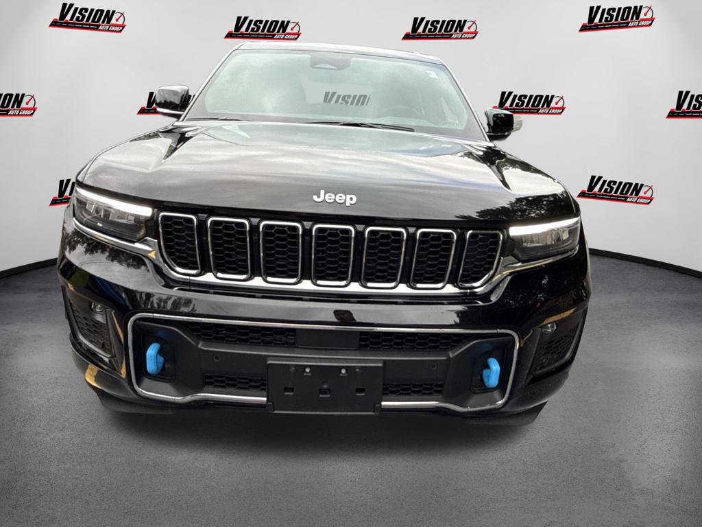 Used 2023 Jeep Grand Cherokee Overland w/ Luxury Tech Group IV AWD/4WD image 3