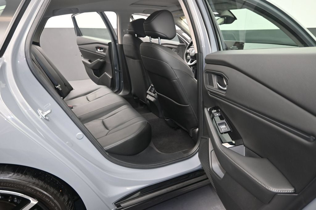 Used 2023 Honda Accord Touring image 13