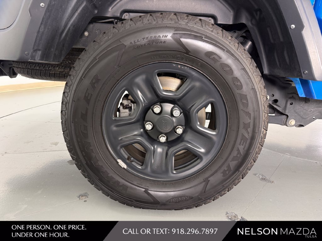 Used 2023 Jeep Gladiator Sport AWD/4WD image 13