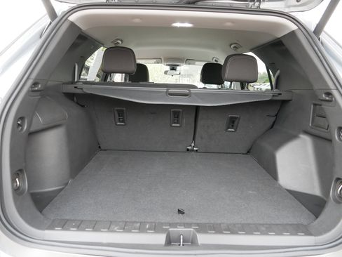 Used 2024 Chevrolet Equinox LT w/ Driver Convenience Package AWD/4WD image 17