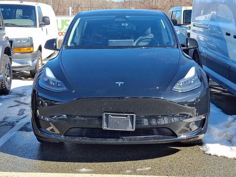 Used 2023 Tesla Model Y Long Range image 2