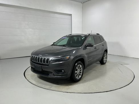 Used 2019 Jeep Cherokee Latitude Plus AWD/4WD image 22