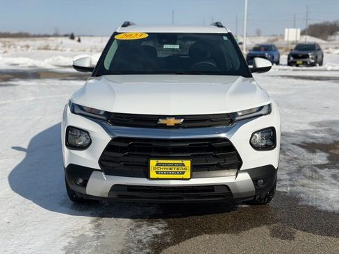 Used 2023 Chevrolet TrailBlazer LT image 2