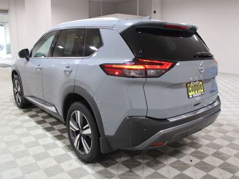 Used 2023 Nissan Rogue SL w/ SL Premium Package image 9