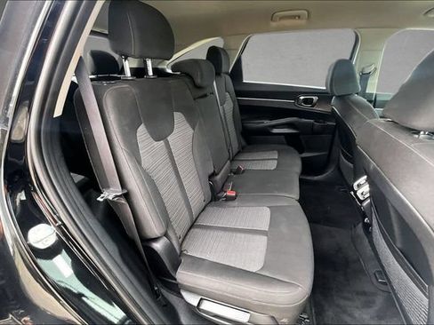 Used 2023 Kia Sorento LX FWD image 24