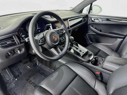 Certified 2026 Porsche Macan S AWD/4WD image 4