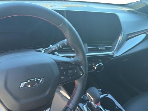 Used 2025 Chevrolet Trax RS w/ Driver Confidence Package FWD image 13