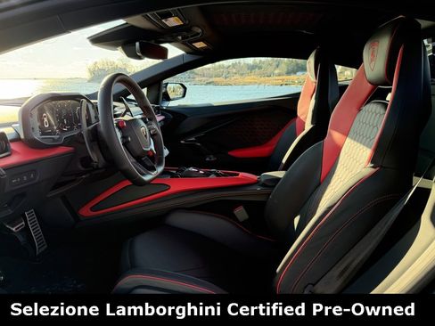 Used 2024 Lamborghini Revuelto image 21