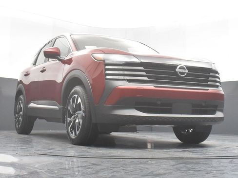 Certified 2025 Nissan Kicks SV image 22
