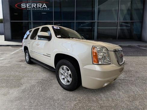 Used 2014 GMC Yukon SLT w/ SLT-2 Equipment Package image 5