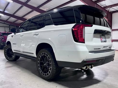 Used 2024 GMC Yukon Denali Ultimate AWD/4WD image 8
