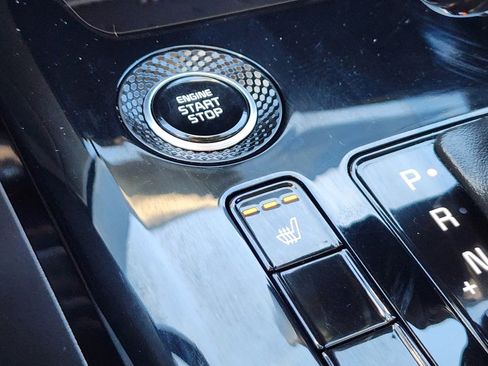 Certified 2024 Kia Niro EX image 25