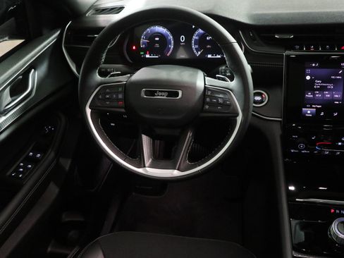 New 2025 Jeep Grand Cherokee L Altitude image 17