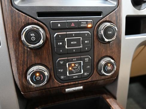 Used 2013 Ford F150 Lariat w/ Lariat Chrome Pkg image 18