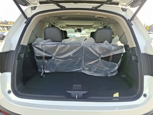 New 2025 Honda Pilot Touring image 24