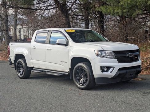 Used 2017 Chevrolet Colorado Z71 image 3