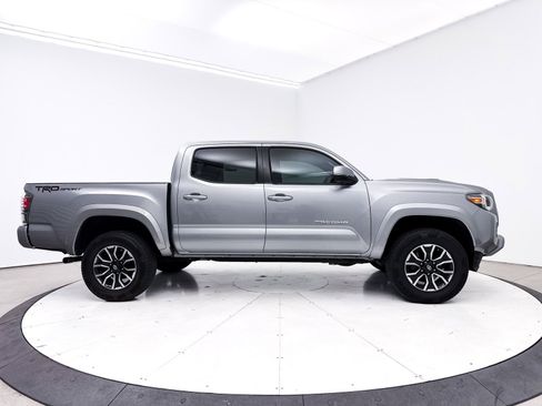 Used 2020 Toyota Tacoma TRD Sport image 33