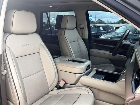 Used 2021 GMC Yukon Denali w/ Denali Ultimate Package image 9