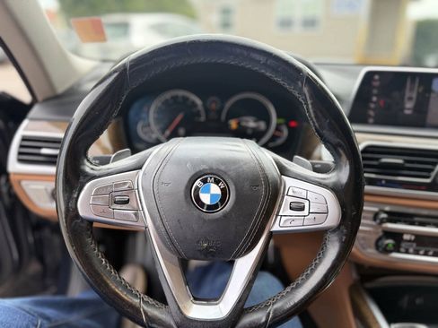 Used 2019 BMW 740i xDrive w/ Executive Package AWD/4WD image 13