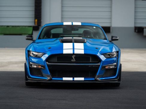 Used 2021 Ford Mustang Shelby GT500 w/ Carbon Fiber Track Pack image 8