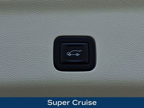 Used 2021 Cadillac Escalade ESV Premium Luxury Platinum w/ Heavy-Duty Trailer Package image 32