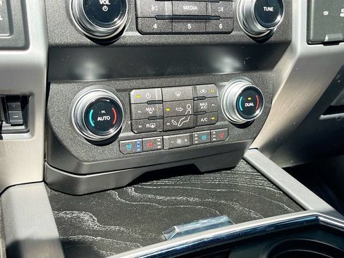 Used 2019 Ford F350 Platinum w/ Platinum Ultimate Package AWD/4WD image 16