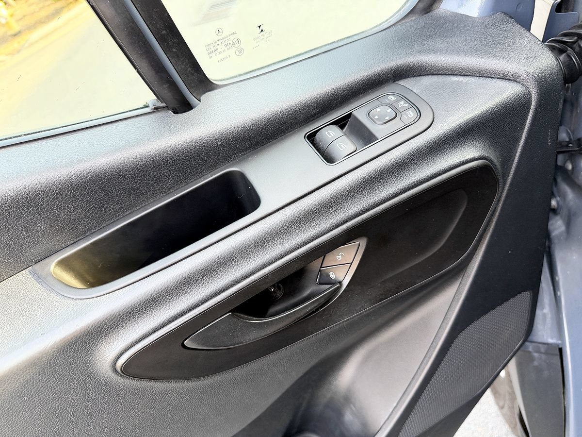 Used 2019 Mercedes-Benz Sprinter 144 image 37