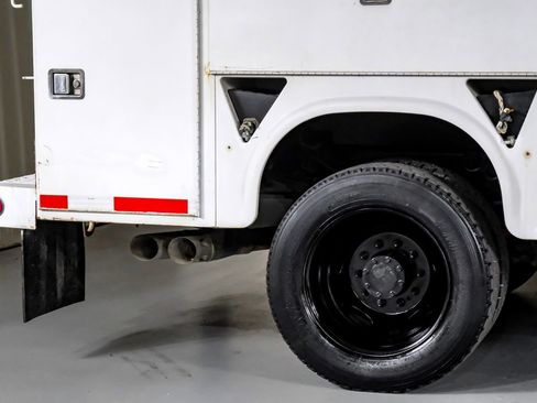 Used 2012 Ford F550 2WD Regular Cab Super Duty w/ Payload Upgrade Pkg image 6