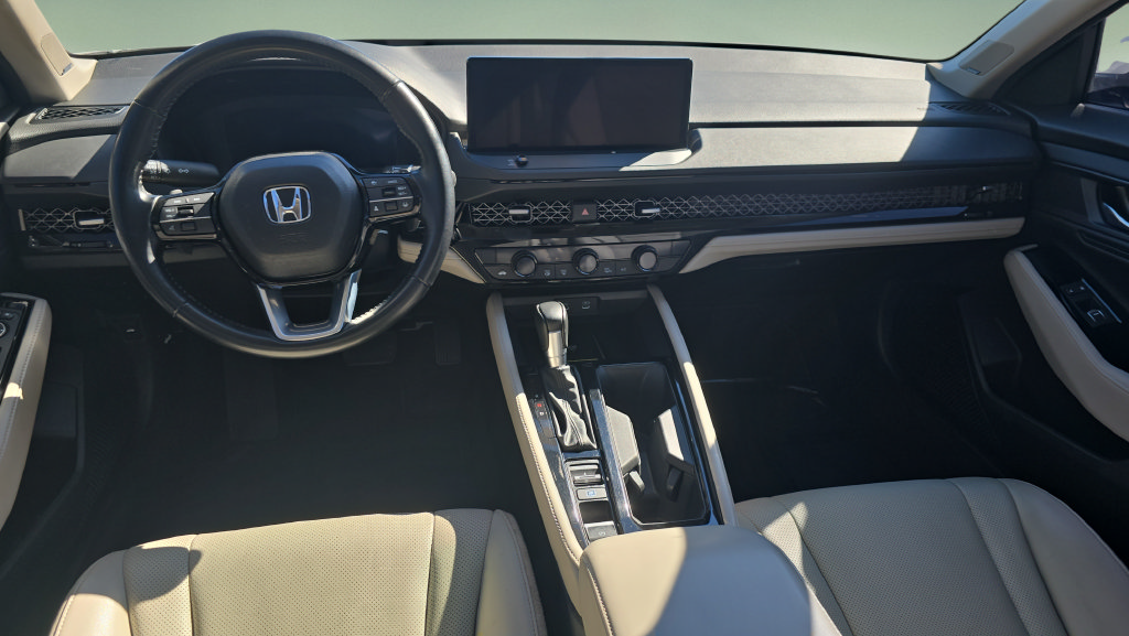 Used 2024 Honda Accord Touring image 12