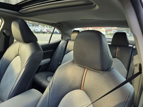 Used 2018 Toyota Camry XLE w/ Audio Package image 23