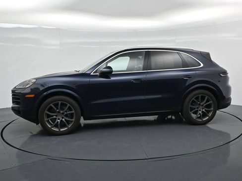 Certified 2024 Porsche Cayenne AWD/4WD image 2