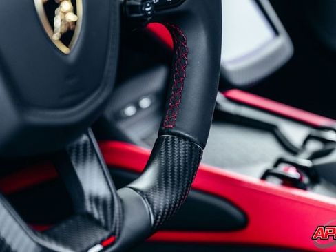 Used 2025 Lamborghini Revuelto image 26