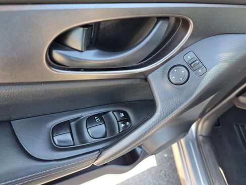 Used 2019 Nissan Rogue Sport S AWD/4WD image 21