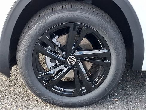New 2026 Volkswagen Atlas Cross Sport SEL R-Line AWD/4WD image 5