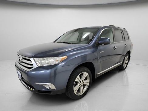 Used 2012 Toyota Highlander Limited w/ Tow Pkg image 3
