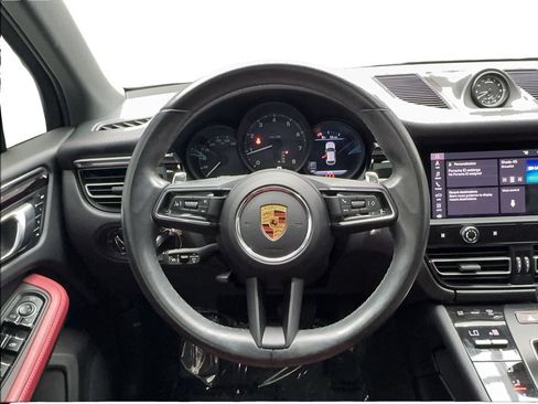 Used 2023 Porsche Macan AWD/4WD image 34