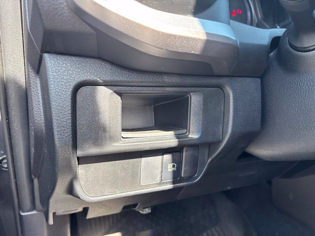 Used 2019 Toyota Tacoma SR5 RWD image 16