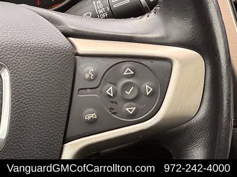 Used 2021 GMC Acadia Denali w/ Denali Technology Package FWD image 16