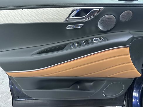New 2026 Genesis GV80 2.5T Advanced image 18