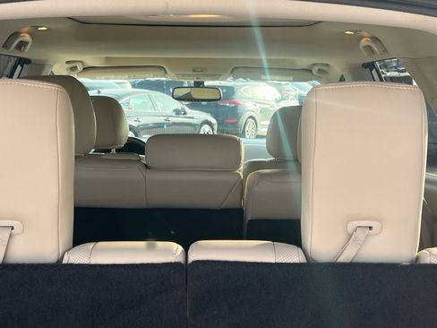 Used 2019 Nissan Pathfinder Platinum image 14