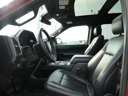 Used 2020 Ford Expedition XLT w/ Equipment Group 202A AWD/4WD image 23