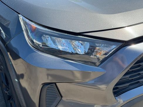 Used 2020 Toyota RAV4 LE FWD image 12