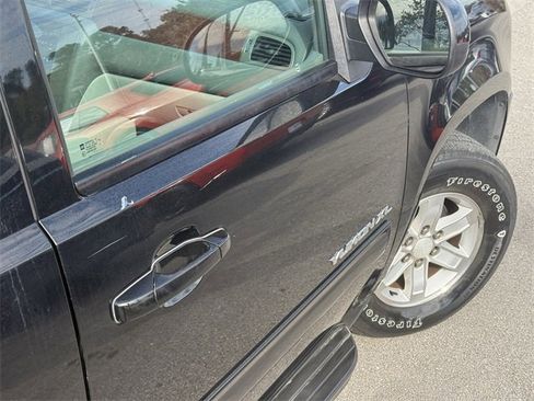 Used 2013 GMC Yukon XL SLT image 9