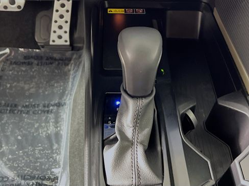 Used 2025 Toyota Camry SE w/ Multimedia Upgrade Package image 24