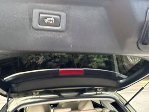Used 2016 Subaru Outback 2.5i Limited AWD/4WD image 24