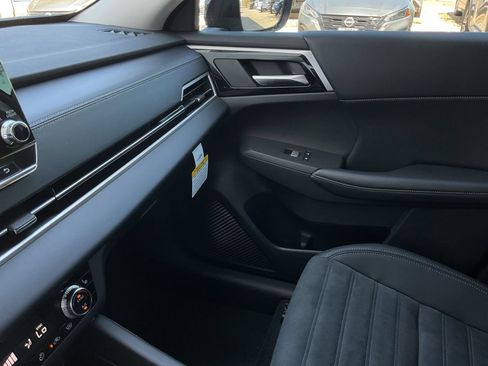 New 2026 Nissan Rogue SL AWD/4WD image 38